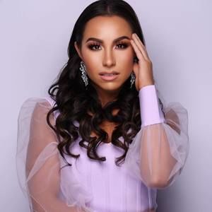 Meet your Posher, Jada